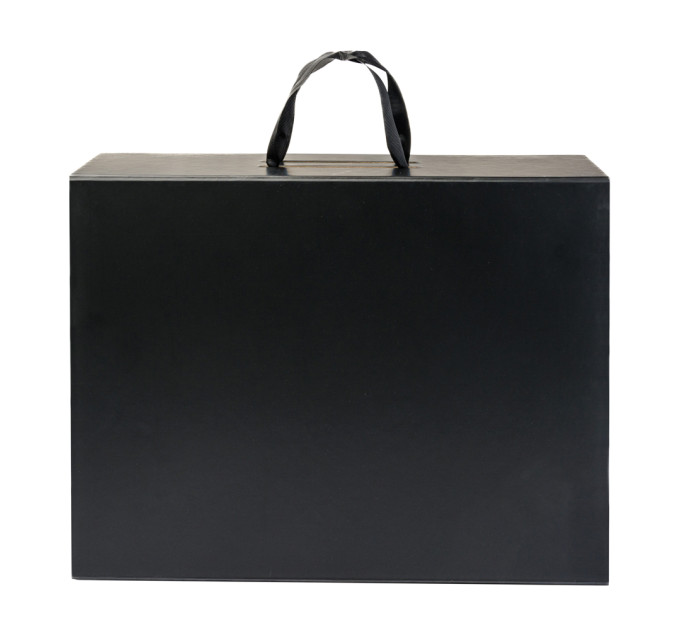 Подарункова коробка Gift Box Unlimited S2 Black 38 х 28,5 х 13,5 см на магнітах з ручками, Чорна