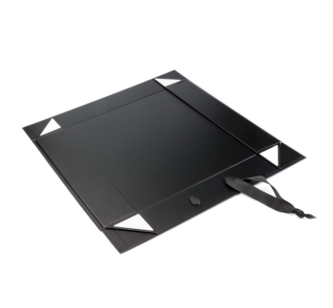 Подарункова коробка Gift Box Unlimited S3 Black 48 х 38 х 7,5 см на магнітах з ручками, Чорна