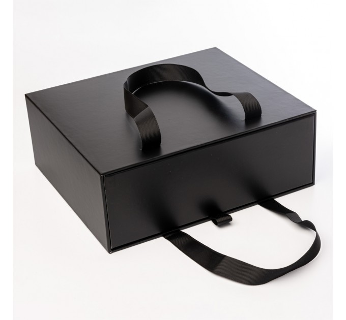 Подарункова коробка Primo Black 23 х 20 х 8,5 см з ручками, Чорна