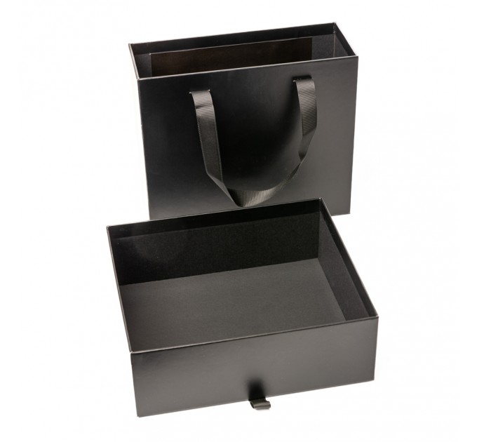 Подарункова коробка Primo Black 23 х 20 х 8,5 см з ручками, Чорна